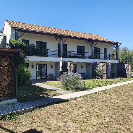 Quinta Rio De Oliveira *